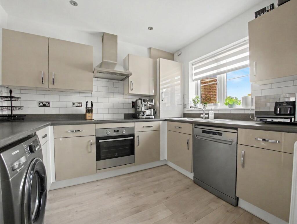 House in Southend-on-Sea - View 3