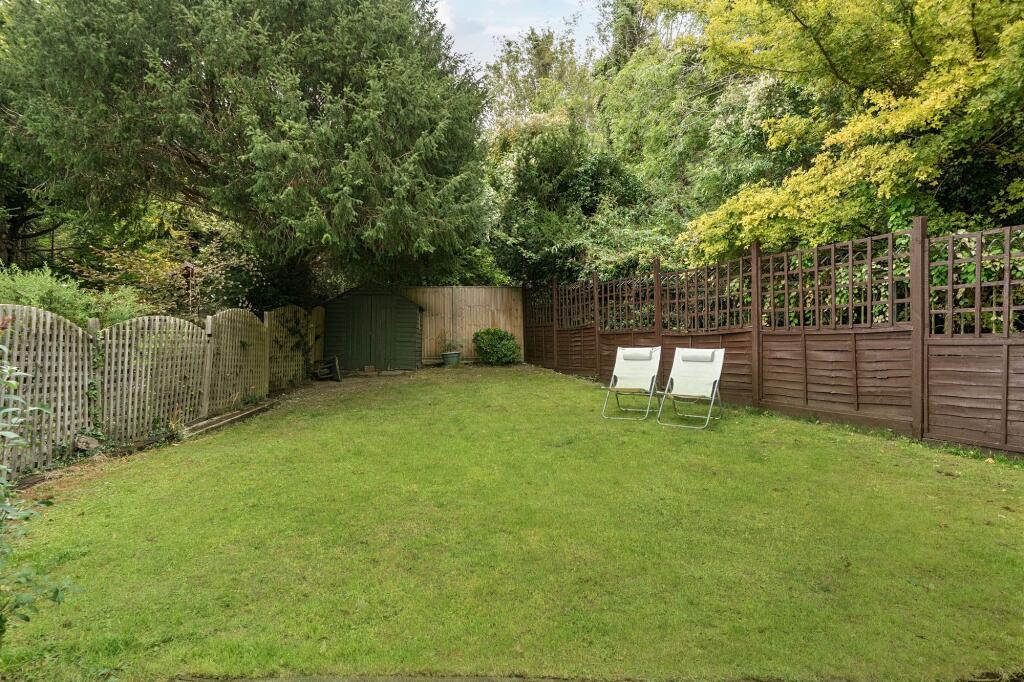 Deepfield Way, Coulsdon, CR5 photo 4