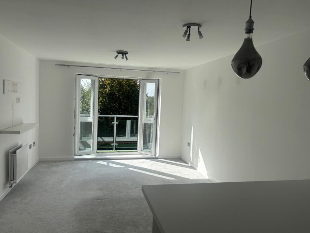 Apartment in Eastleigh, Middle Stoneham - More