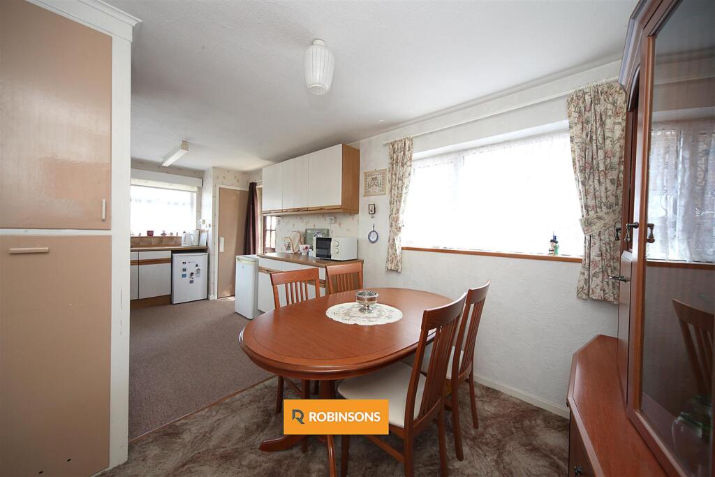 Bradley Road, Luton photo 4
