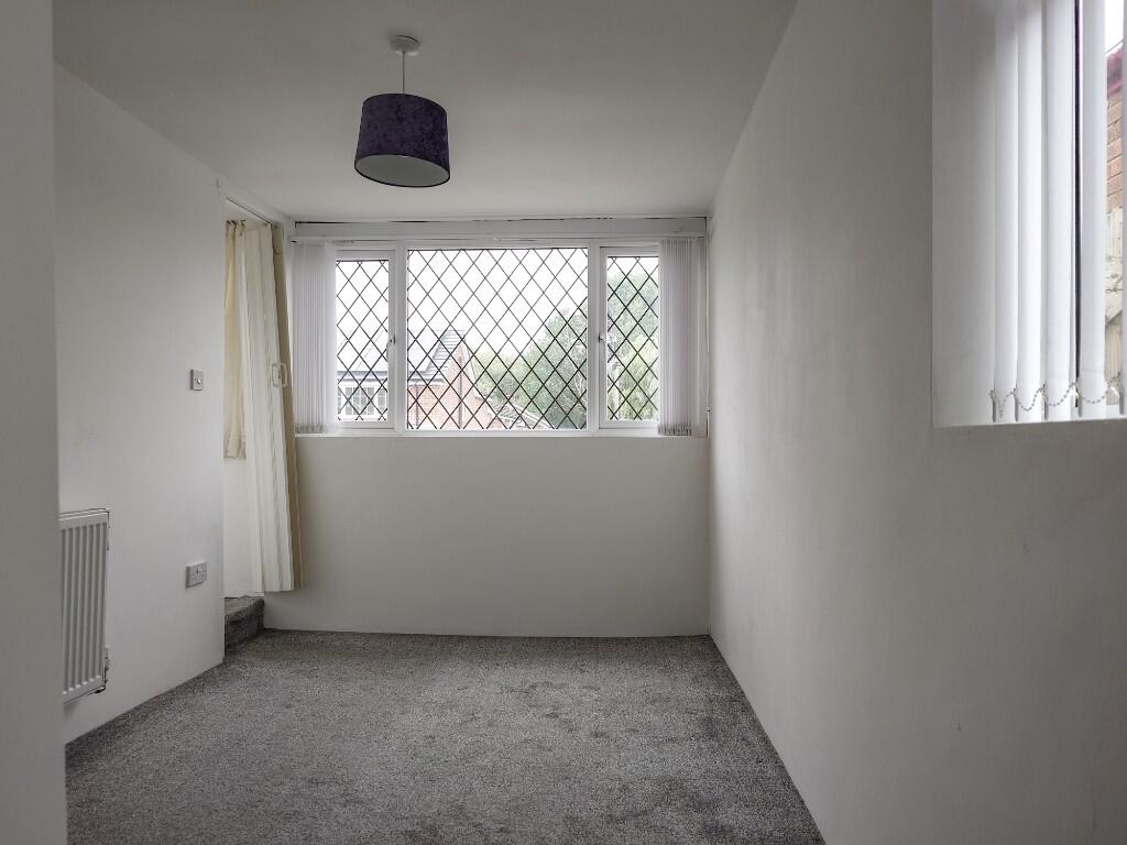 Winchester Avenue, Ashton-Under-Lyne, Greater Manchester, OL6 photo 4