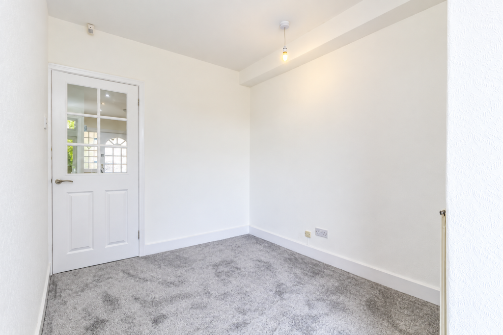 The Lindens, Birmingham, B32 2ER photo 5