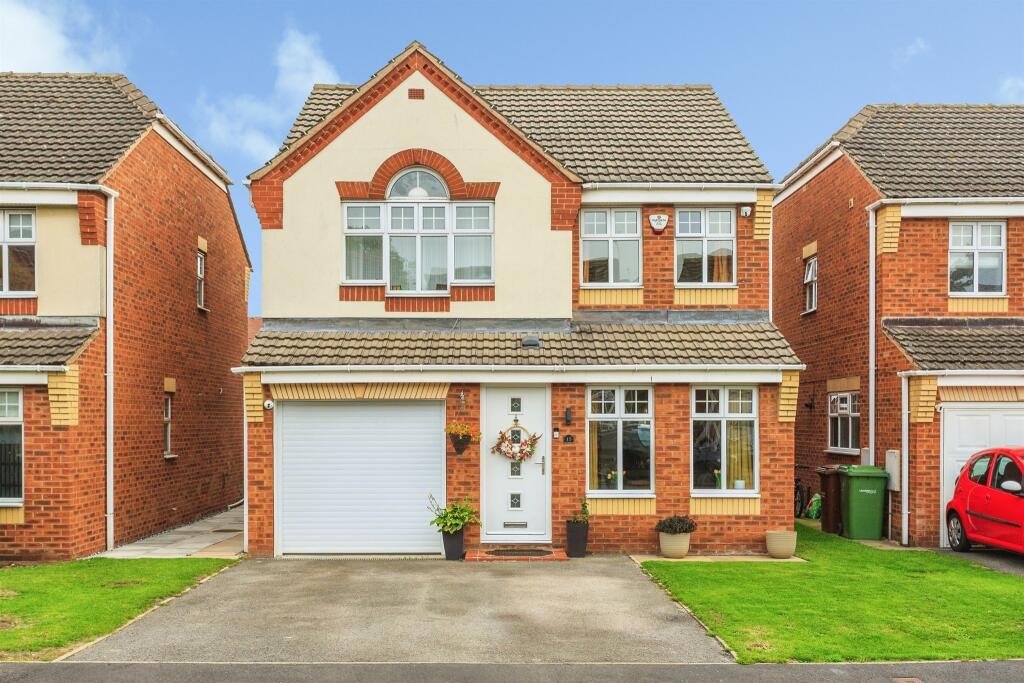 4-bed detached on Heather View, Sharlston Common, WAKEFIELD, £325,000