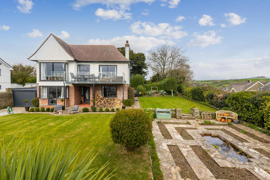 Main image of property: Fore Street, Kingsbridge