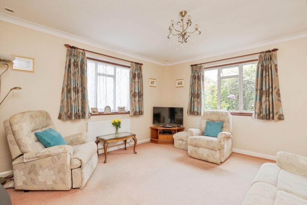 House in Tunbridge Wells, Kent - View 3