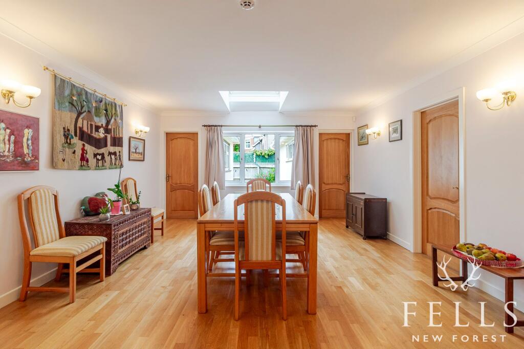 Avon Avenue, Ringwood, BH24 photo 4