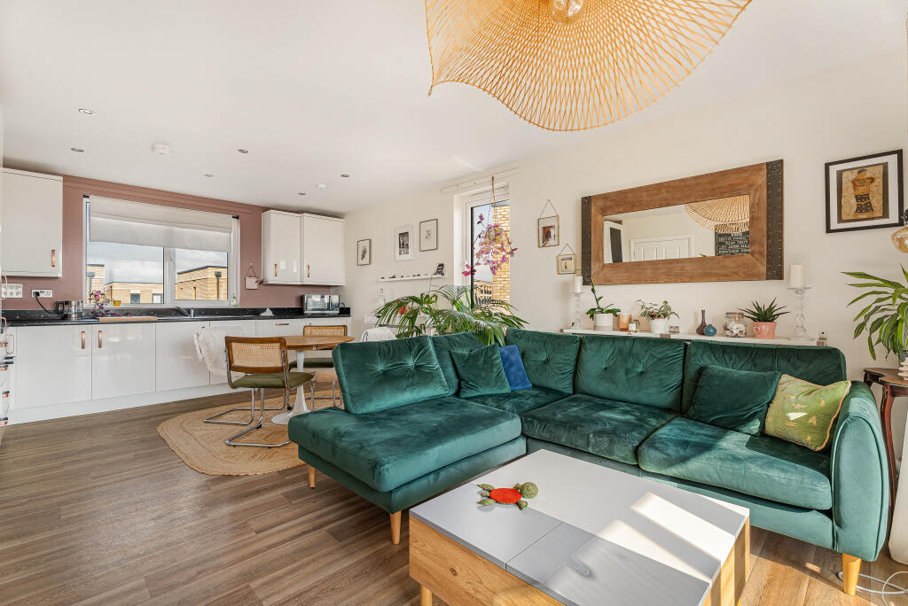 Apartment in Cambridge - View 4