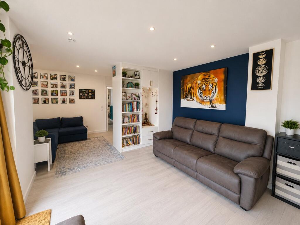 Apartment in Twickenham - View 3