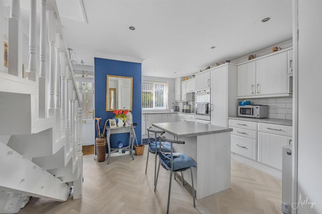 Apartment in Swansea - More
