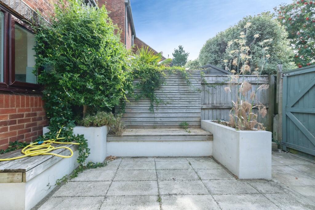 Waldren Close, Poole photo 5
