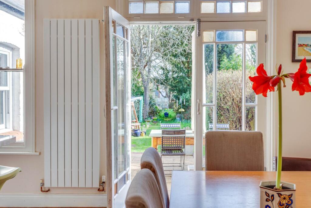 House in Reading, Caversham - More