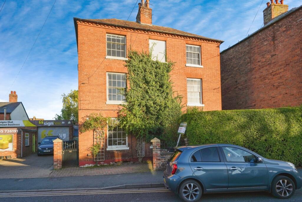 4-bed house on Loves Grove, Worcester, Worcestershire, WR1, £425,000