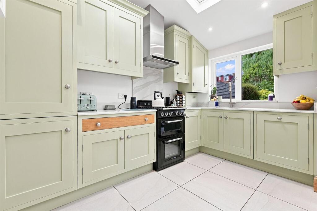 House in Epping Forest, Buckhurst Hill - View 4