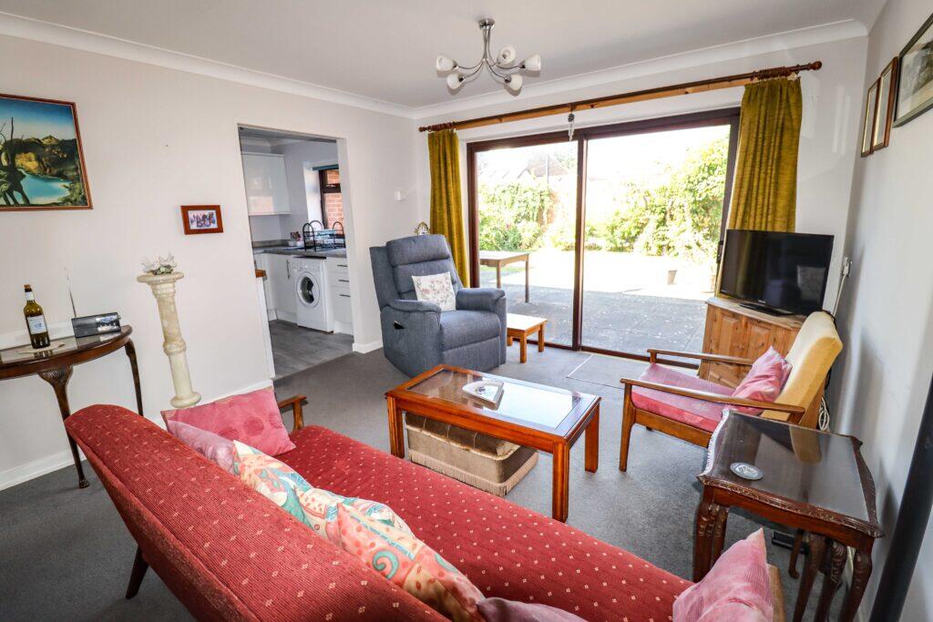 Kingfisher Close, Hayling Island photo 3