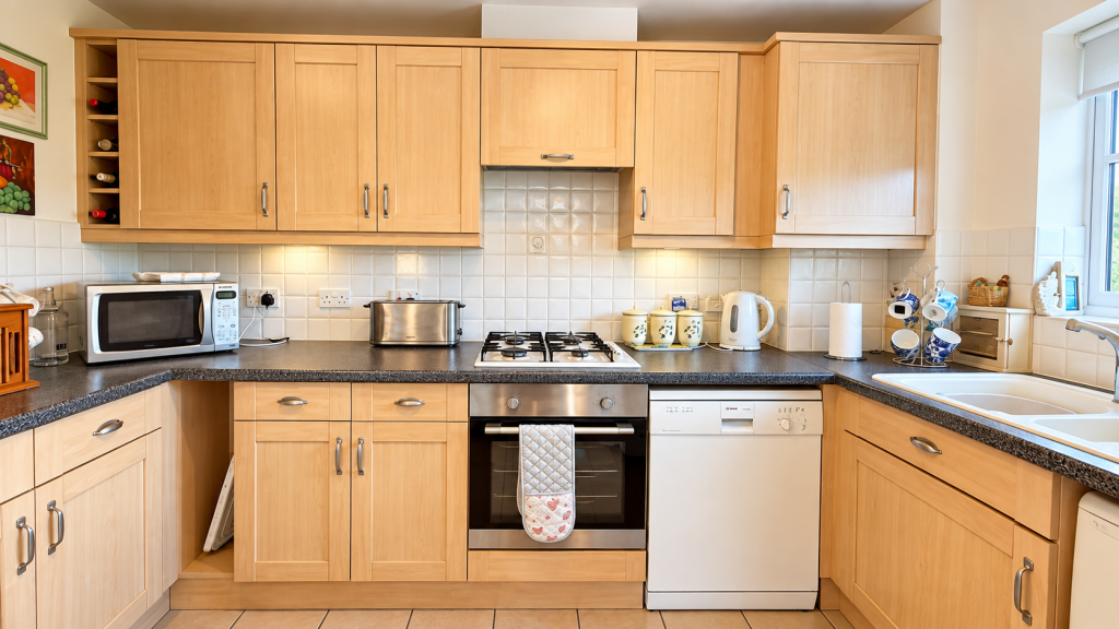 Apartment in Eastleigh, Hound - More