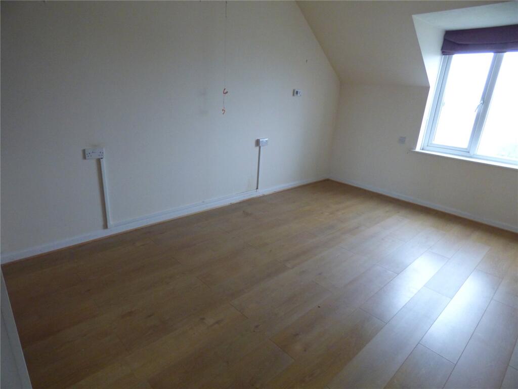 Apartment in Fareham, Locks Heath - View 5
