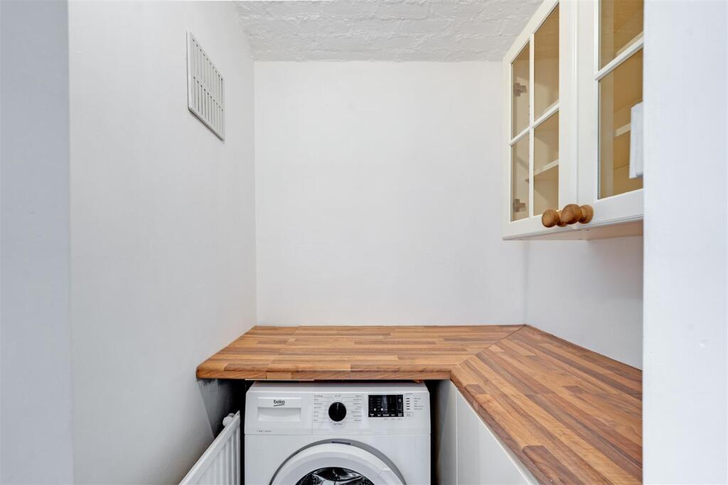Apartment in Twickenham - More