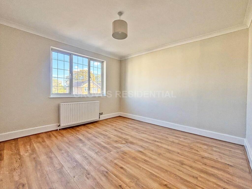 Apartment in London, Royal Borough of Kingston upon Thames - More