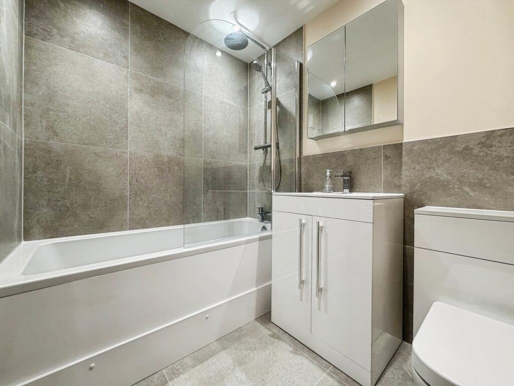 Kelvin Gate, Bracknell, Berkshire - View 4