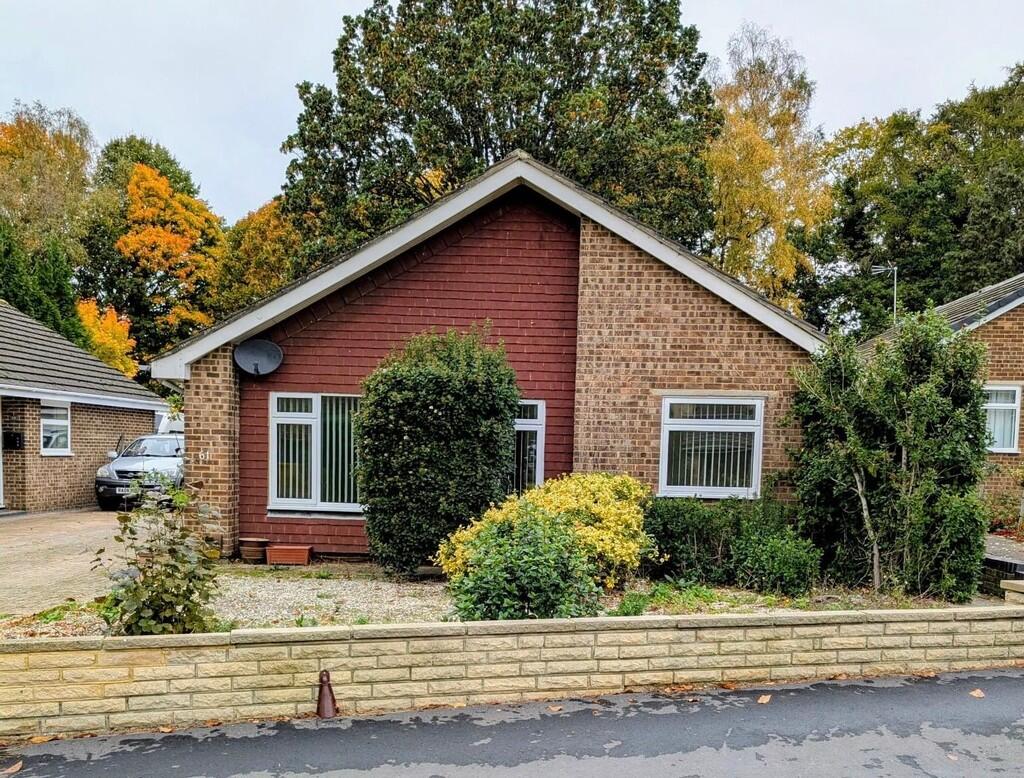 Main image of property: Alphington Avenue ,Surrey GU16 8LY