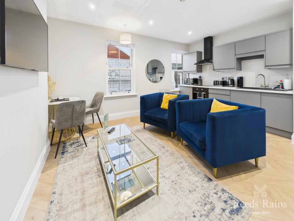 Albemarle Crescent, Scarborough, North Yorkshire, YO11 photo 2
