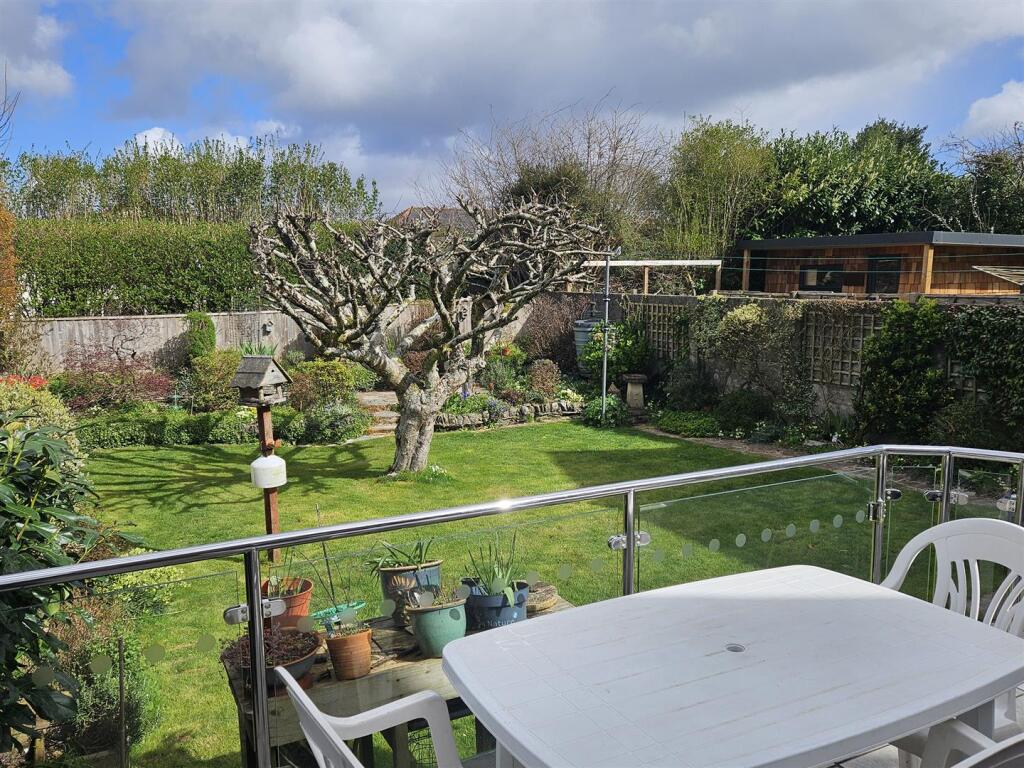 Elm Grove, Plympton, Plymouth photo 3