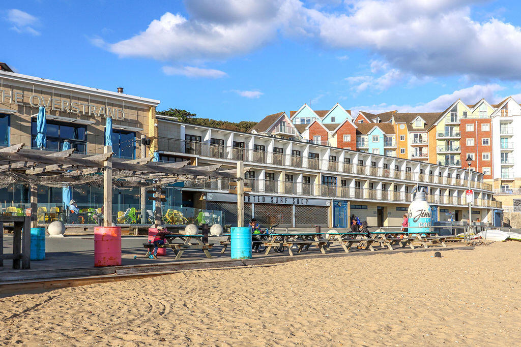 Studio flat on Overstrand, Bournemouth, £60,000