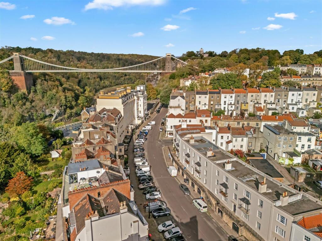 Apartment in Bristol, Clifton Village, Hotwells - View 3