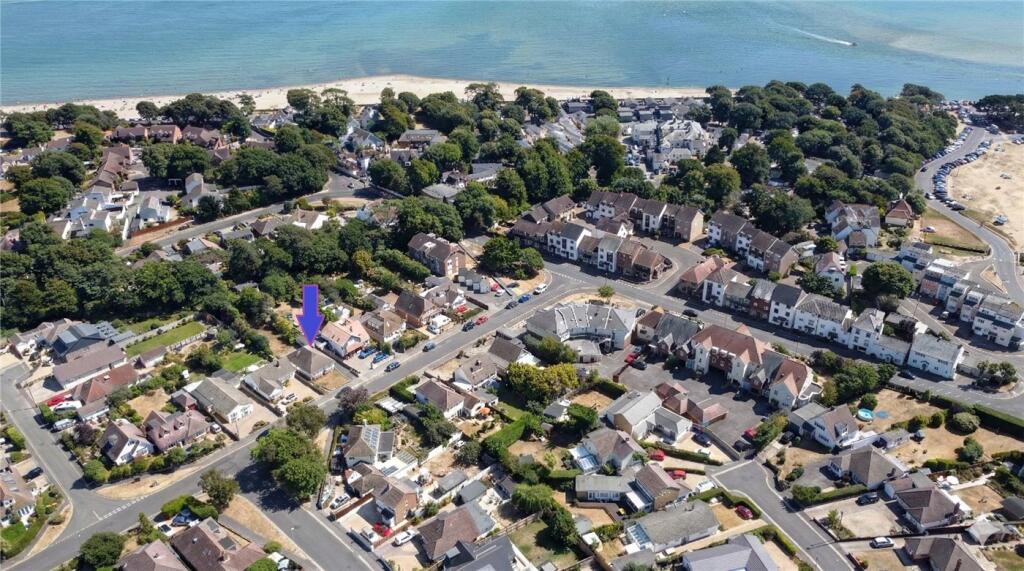 Falcon Drive, Mudeford, Christchurch, Dorset, BH23 photo 2