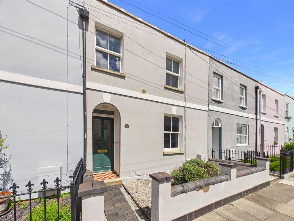Main image of property: Naunton Crescent, Cheltenham, Gloucestershire, GL53