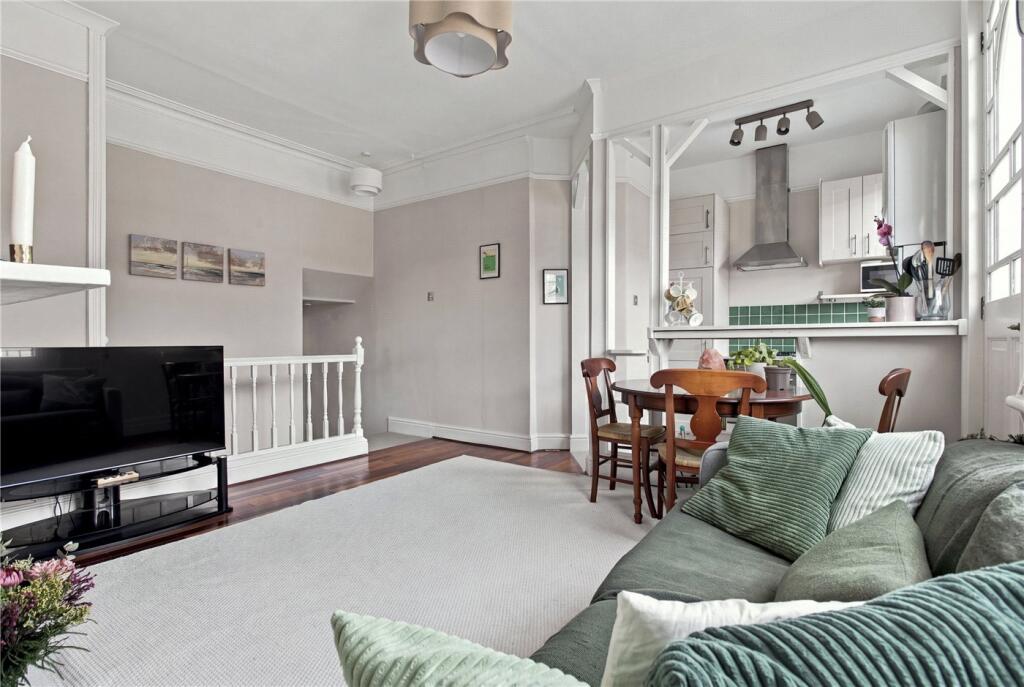 Apartment in London - View 3