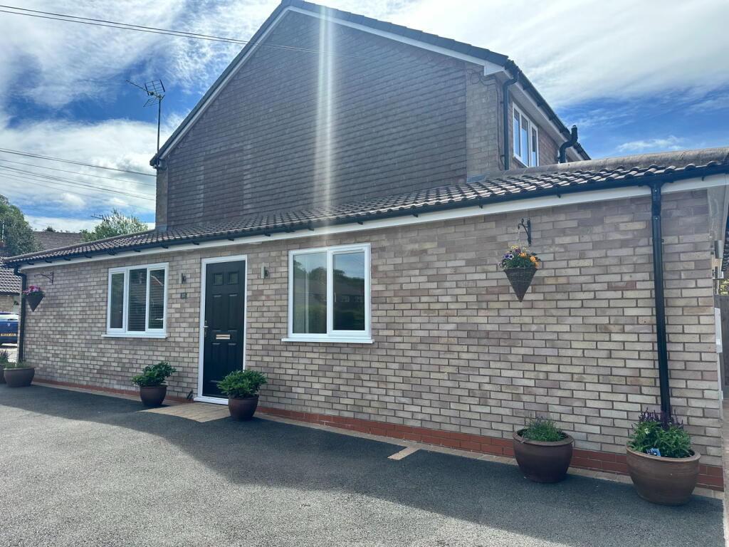 Main image of property: Whitley Road, Henley-in-arden, B95 5LJ