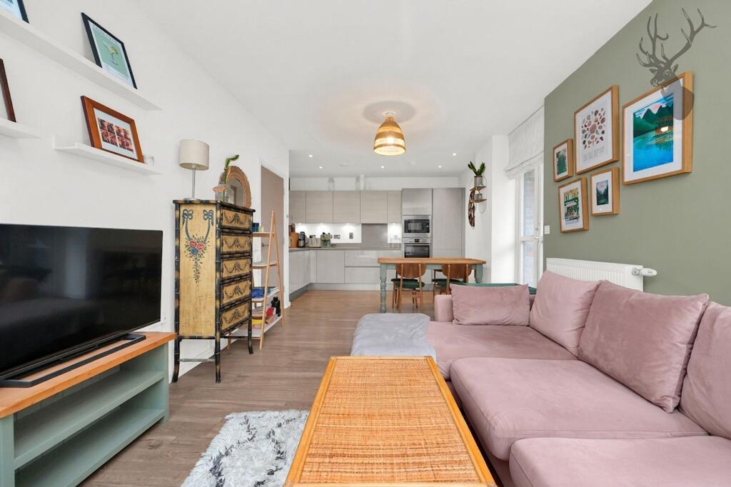 Apartment in London - More