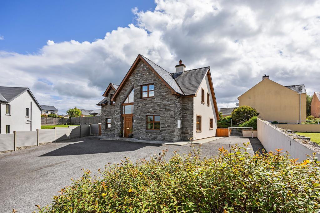 Main image of property: 38 Newbridge Park, Skibbereen, Co Cork, P81 VX25