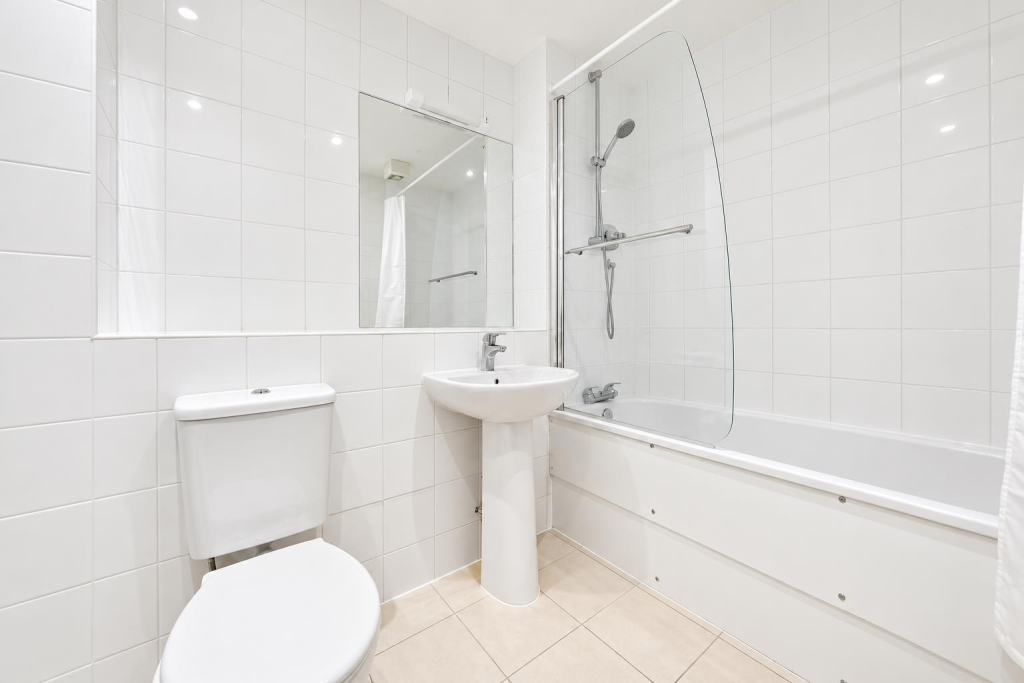 House in London, Mortlake - More