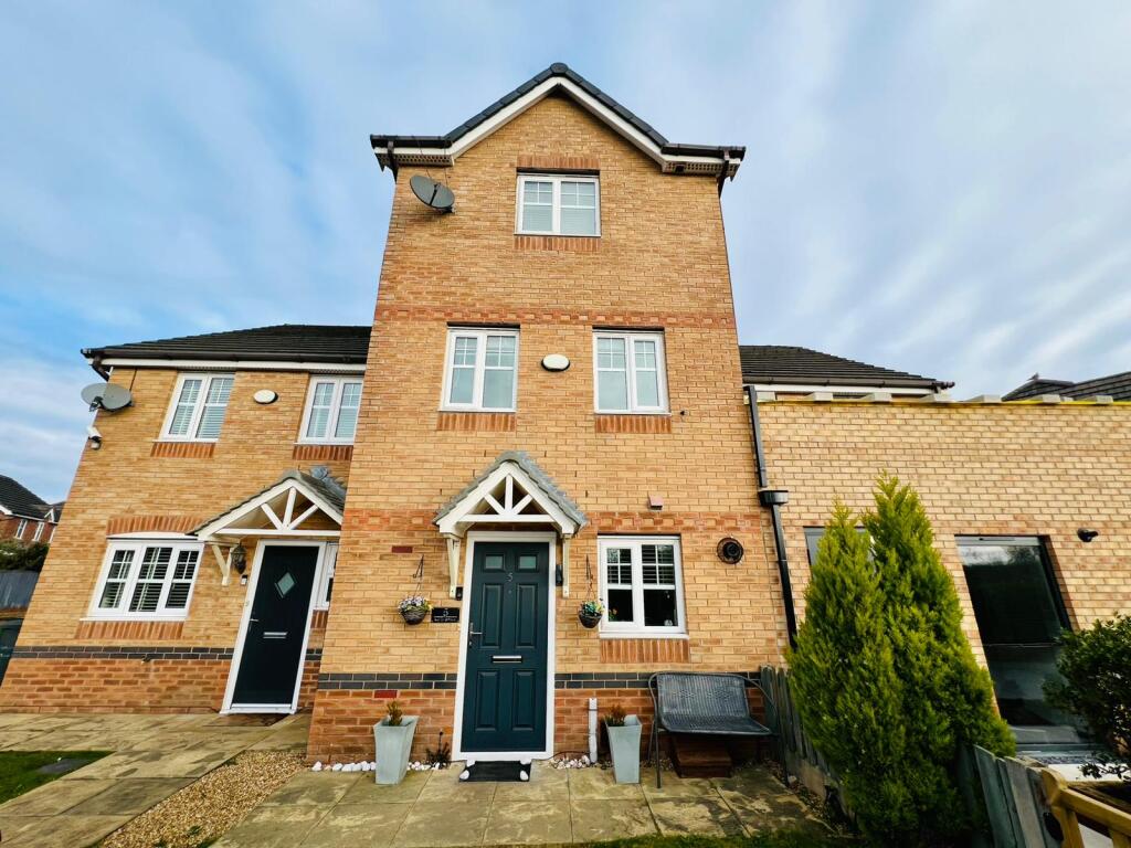 Main image of property: , Marigold Place, Great Sankey South, Warrington, WA BY, Great Sankey