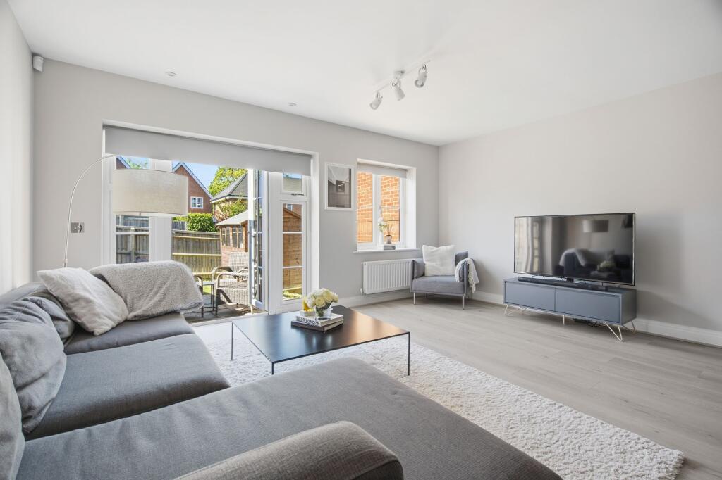 House in Binfield, Bracknell Forest - View 2