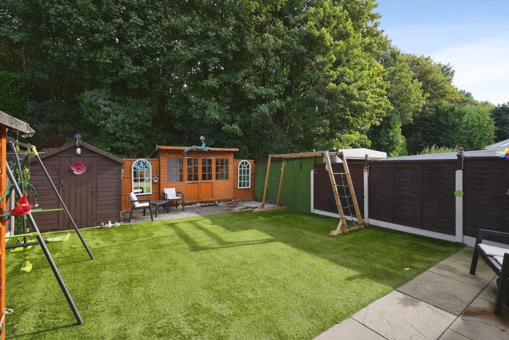 Rooks Avenue, Cleckheaton, BD19 photo 4