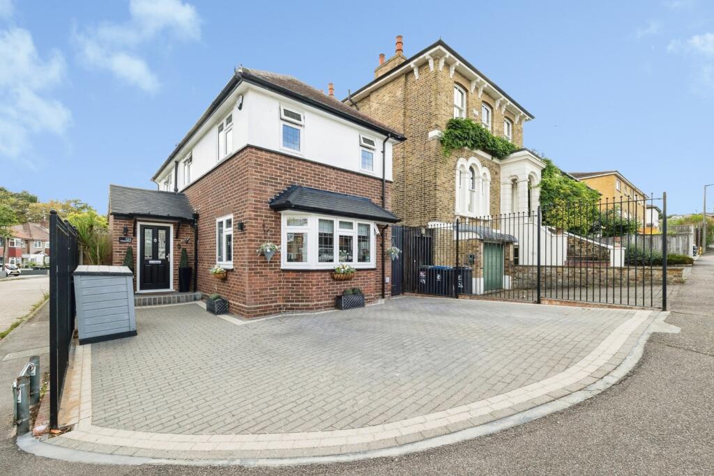 Main image of property: Princes Road, Buckhurst Hill, Essex, IG9