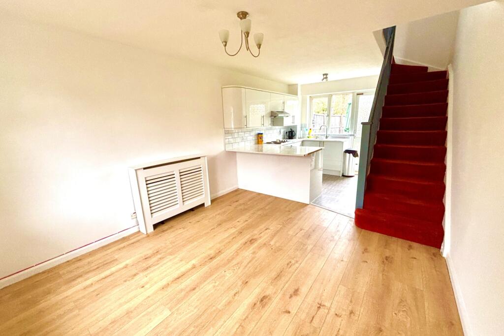 Windermere Close, Egham, Surrey, TW20 photo 3