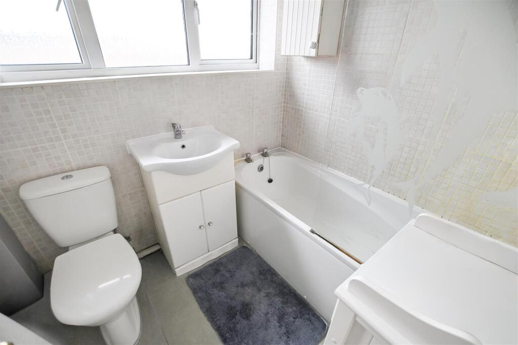 House in Castle Point, Canvey Island - More