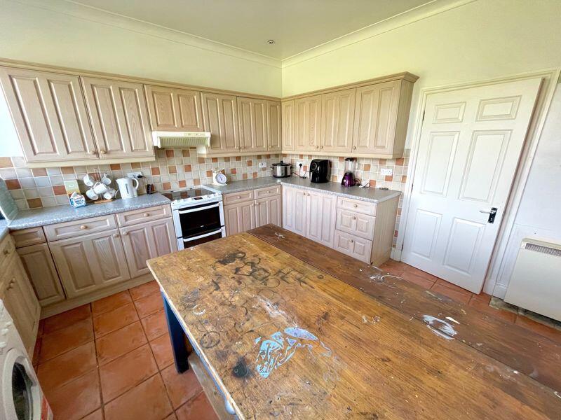 Apartment in Wrexham, Marchwiel - More