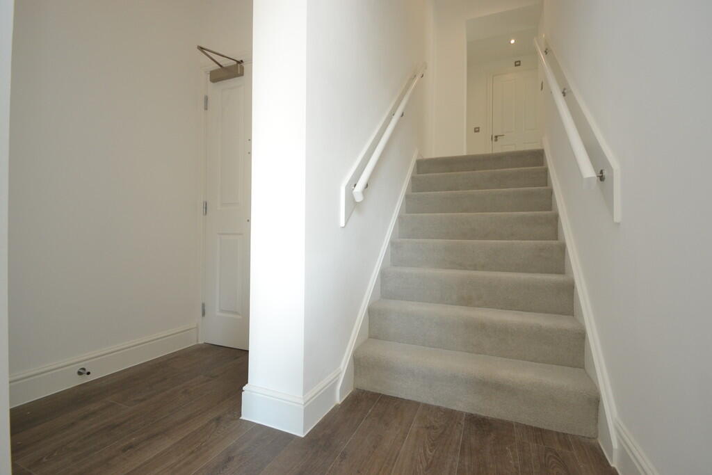 Apartment in London, Surbiton - More