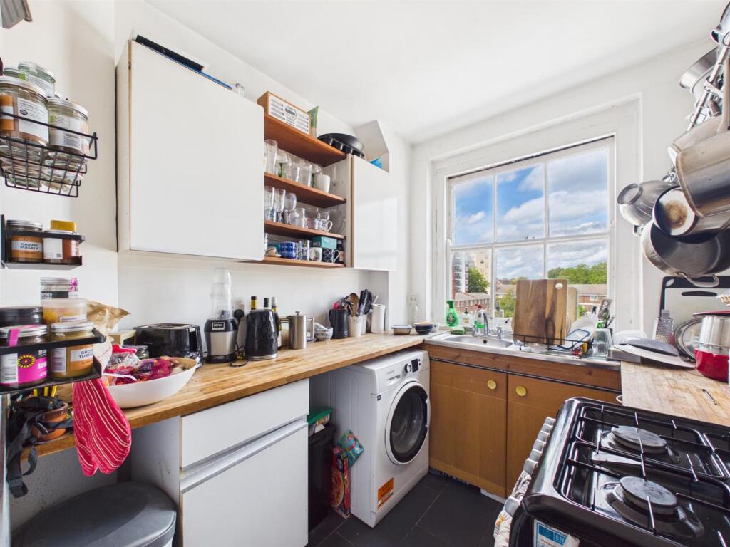 Apartment in London - View 3