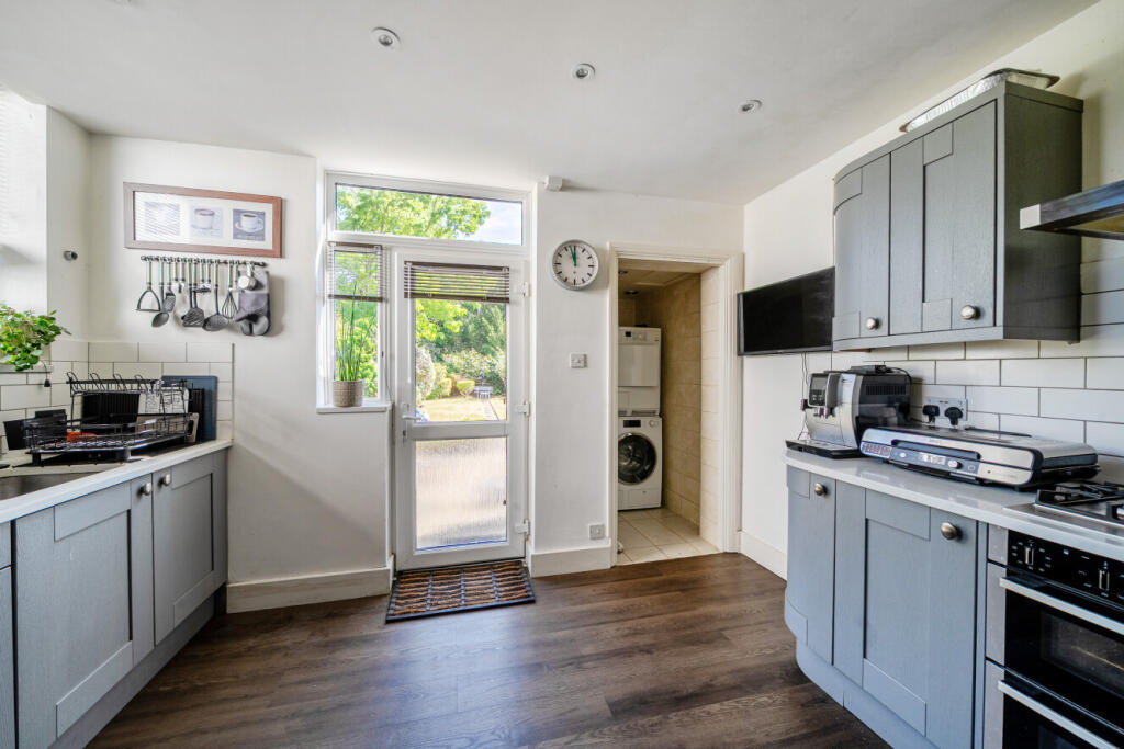 House in Bromley - More