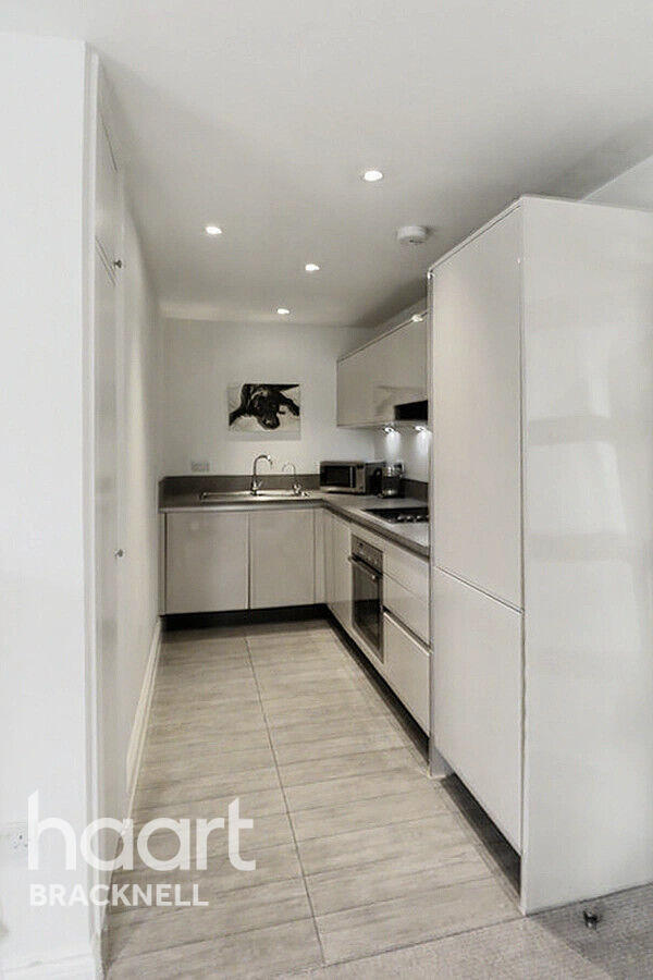 Main image of property: Hight Street, Maidenhead