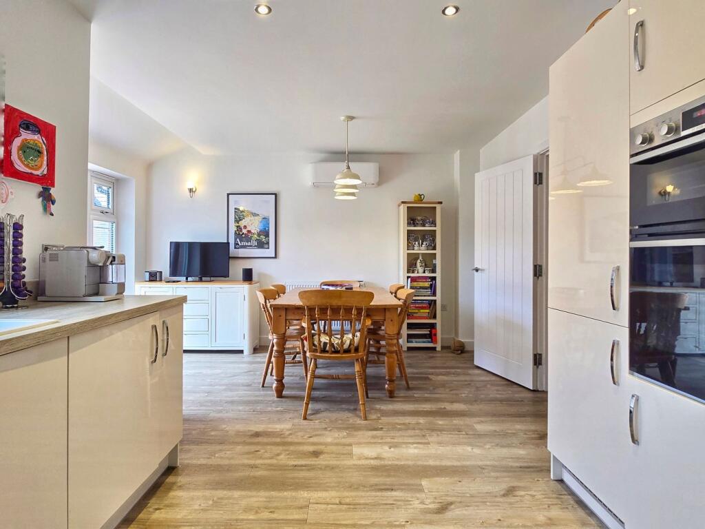 House in Ampthill, Central Bedfordshire - View 5