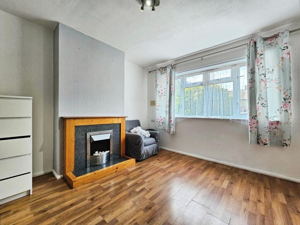 House in London, Bedfont - View 4