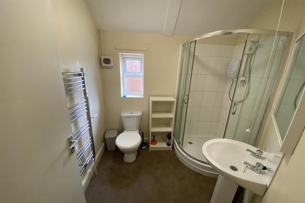 Apartment in Nottingham, Beeston - More