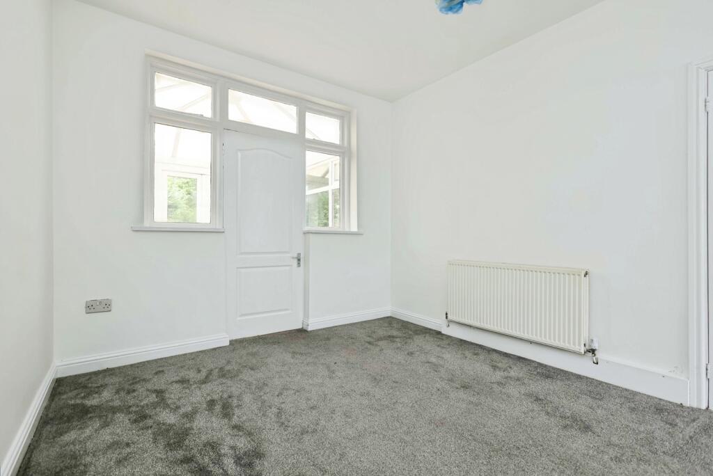 House in Sandwell, West Midlands - More